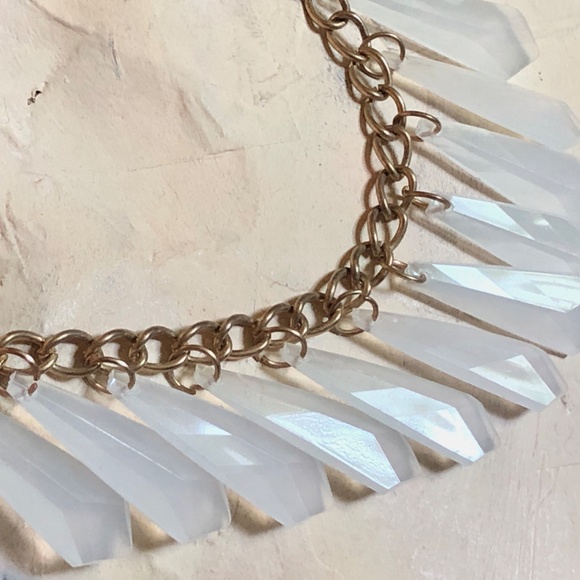 3/$40 VTG Y2K Gold Chain/Faceted Semi-Opaque Milky Acrylic Dangles Necklace - Picture 6 of 13